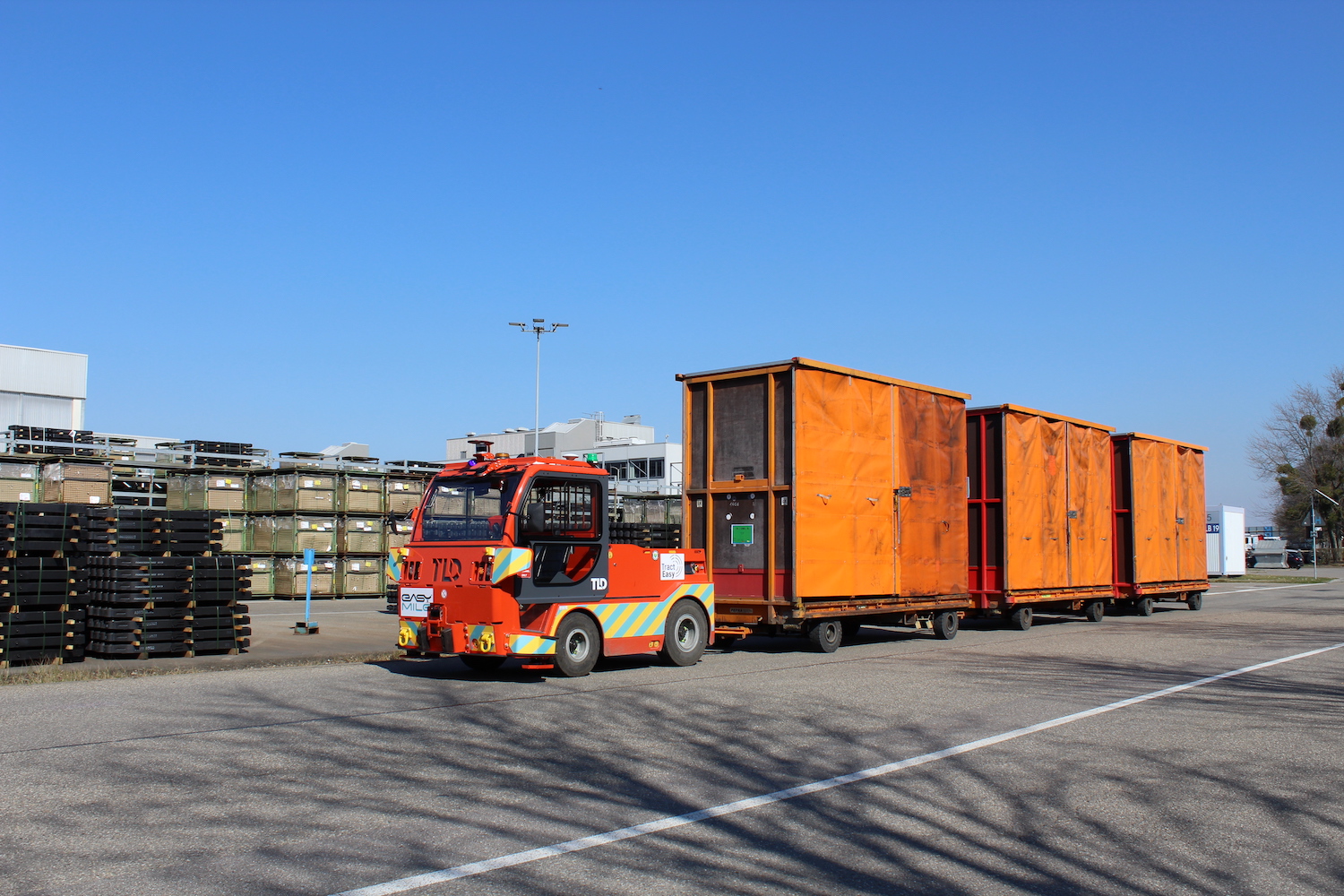 EZTow autonomous tow tractor