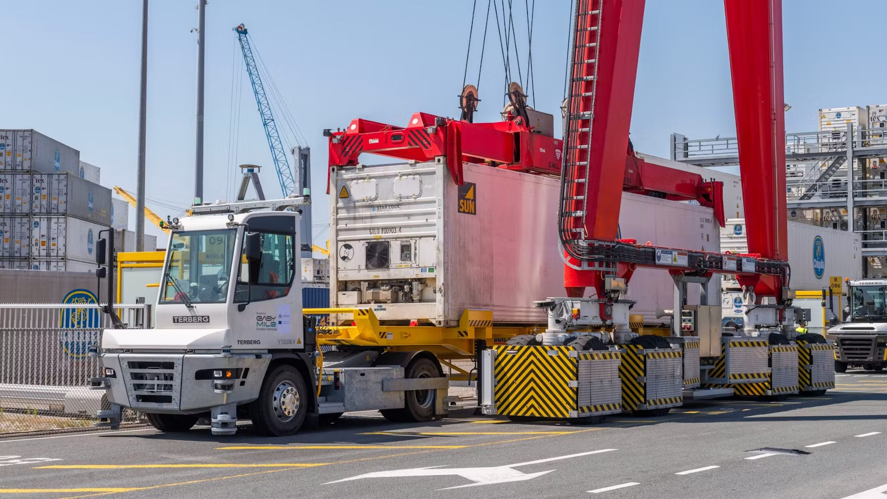 Driverless container transport